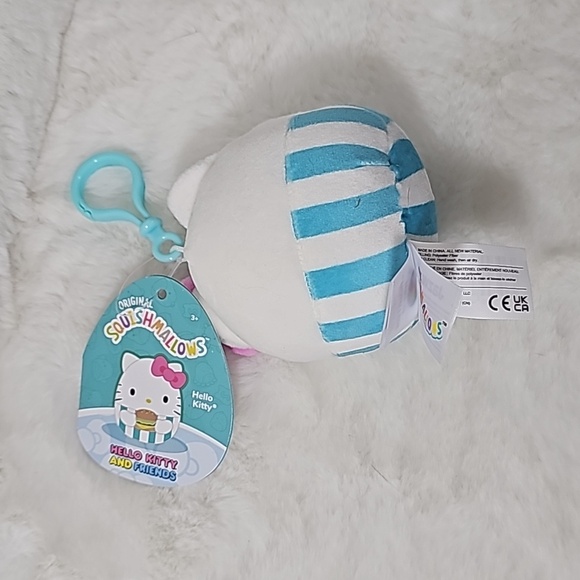 Squishmallows Hello Kitty and Friends Keychain 3.5" - Picture 4 of 5